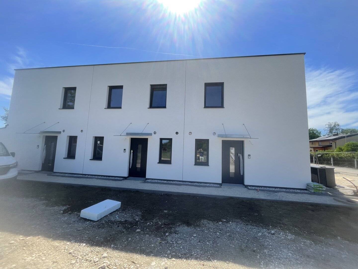 Top 1 und Top 3 – Hochwertige Neubau-Reihenhäuser mit Garten und Terrasse zur Miete