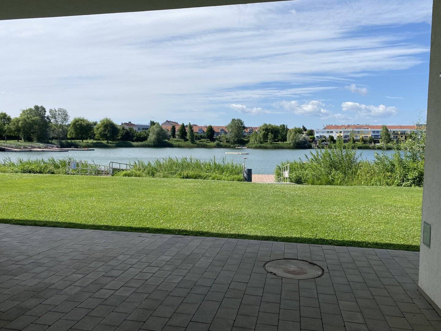 Vösendorf Seepark, Stilvolle 3- Zimmer- Wohnung mit Balkon und Parkplatz