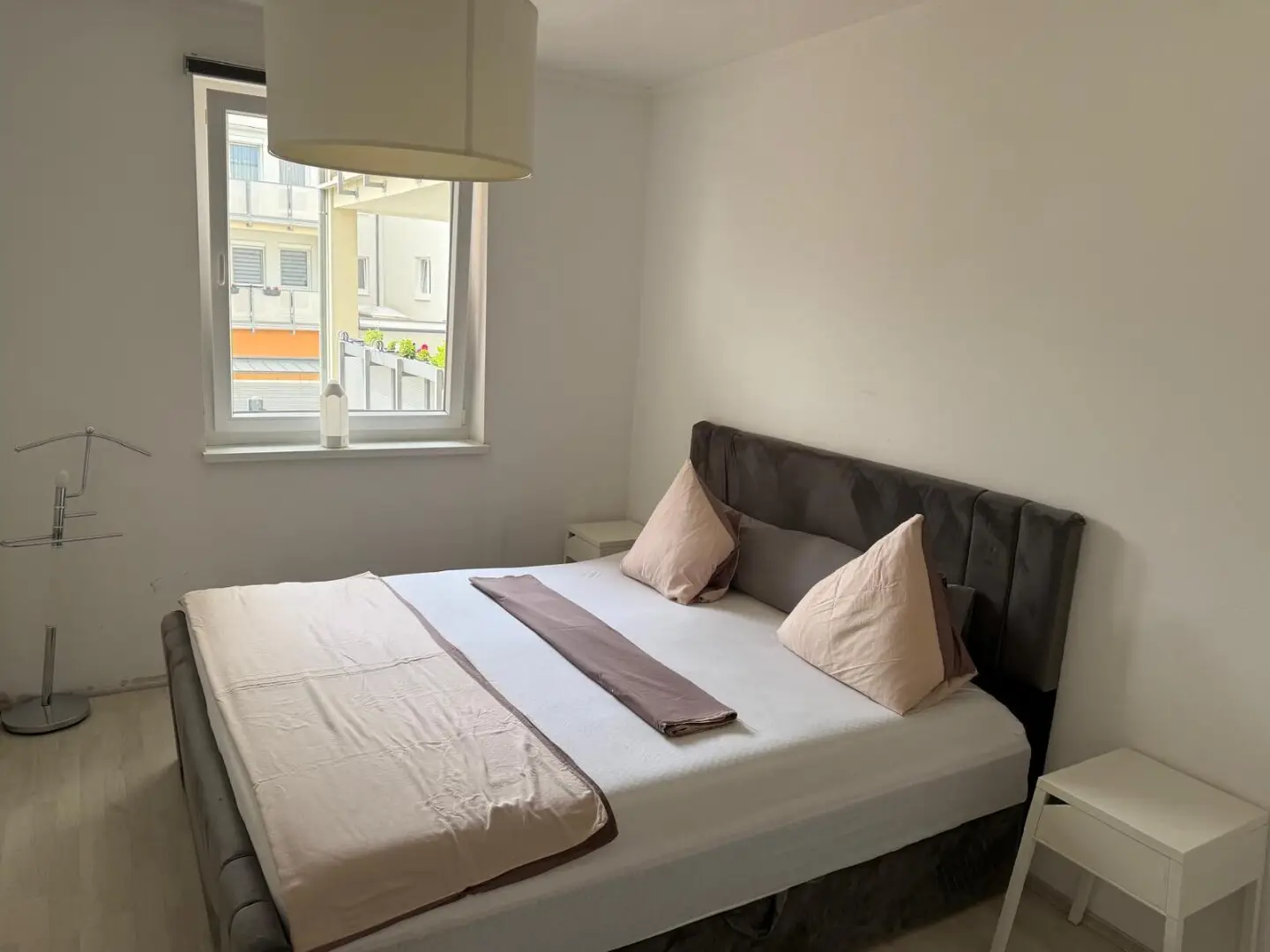 Vösendorf Seepark, Stilvolle 3- Zimmer- Wohnung mit Balkon und Parkplatz