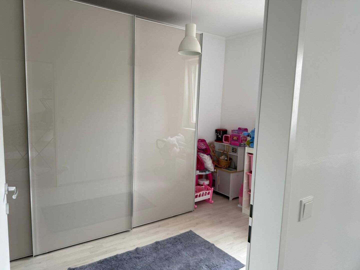 Vösendorf Seepark, Stilvolle 3- Zimmer- Wohnung mit Balkon und Parkplatz