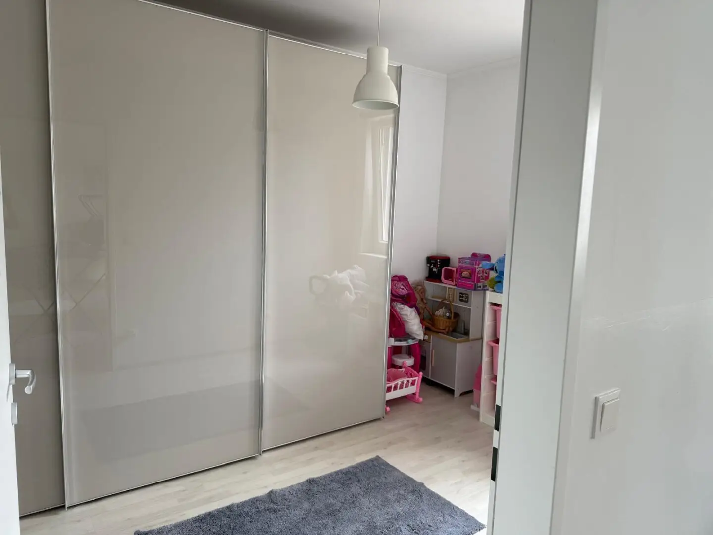 Vösendorf Seepark, Stilvolle 3- Zimmer- Wohnung mit Balkon und Parkplatz
