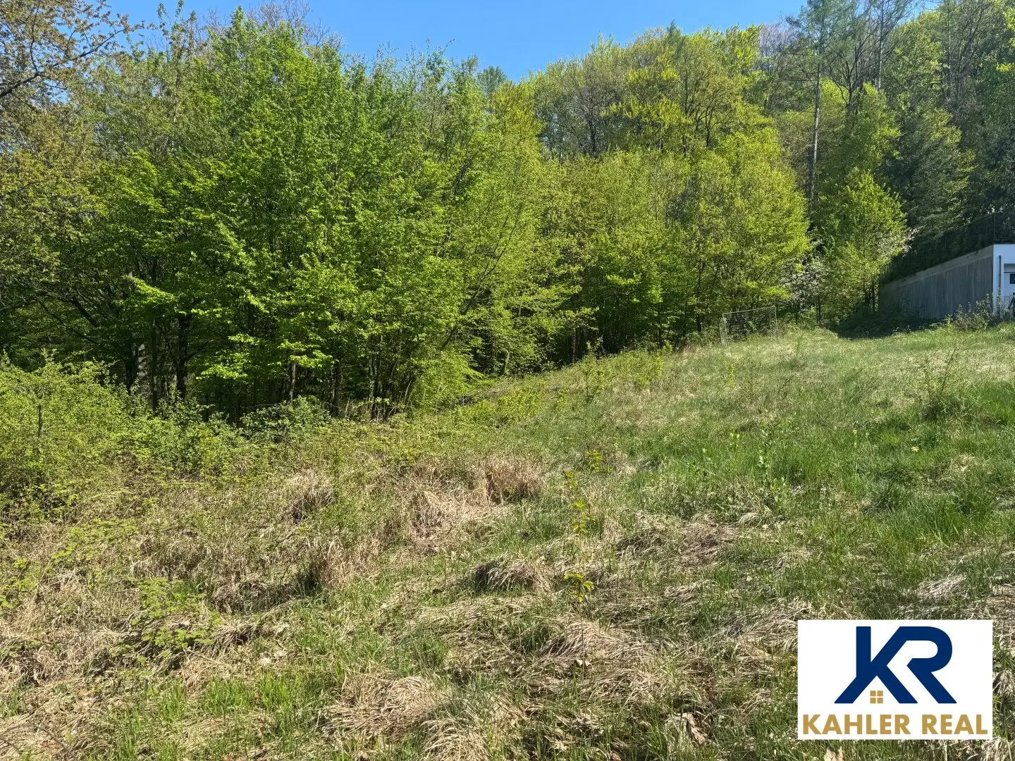 Traumgrundstück 766m² mit Baugenehmigung in Gablitz – Fern- & Grünblick inklusive!