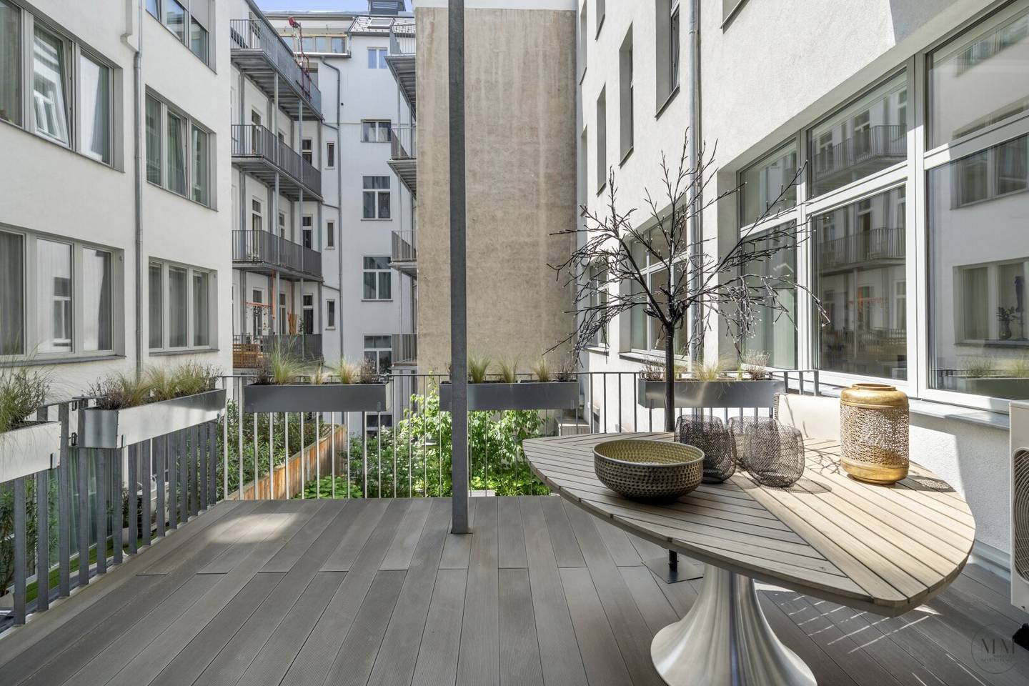 VERKAUFT - Frisch sanierte Altbauperle in 1070 Wien - Seidengasse - Terrasse, Garagenstellplatz, Fitnessraum