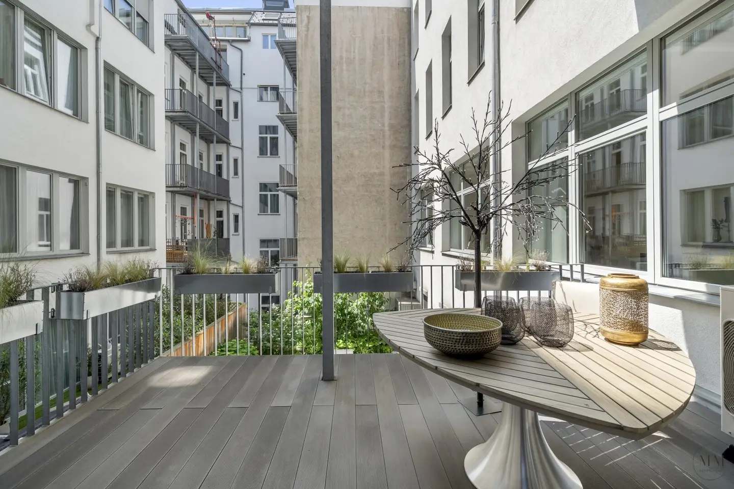 VERKAUFT - Frisch sanierte Altbauperle in 1070 Wien - Seidengasse - Terrasse, Garagenstellplatz, Fitnessraum