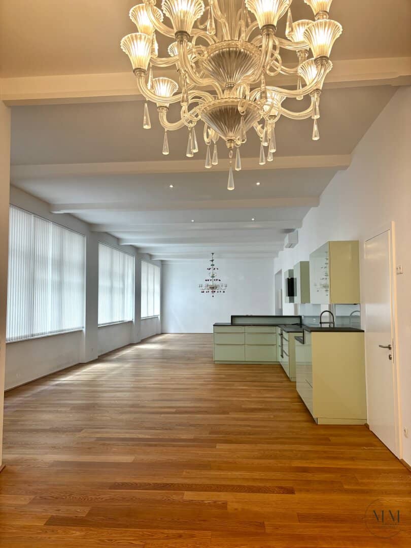 VERKAUFT - Frisch sanierte Altbauperle in 1070 Wien - Seidengasse - Terrasse, Garagenstellplatz, Fitnessraum
