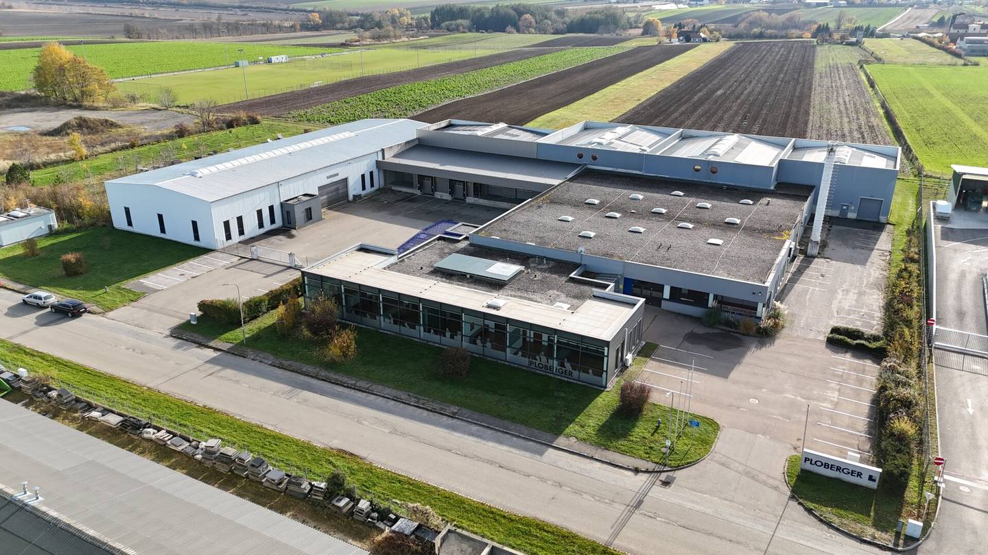 Modernes Gewerbeareal, über 5.000m² Büro- & Lagerhallenfläche - Retz