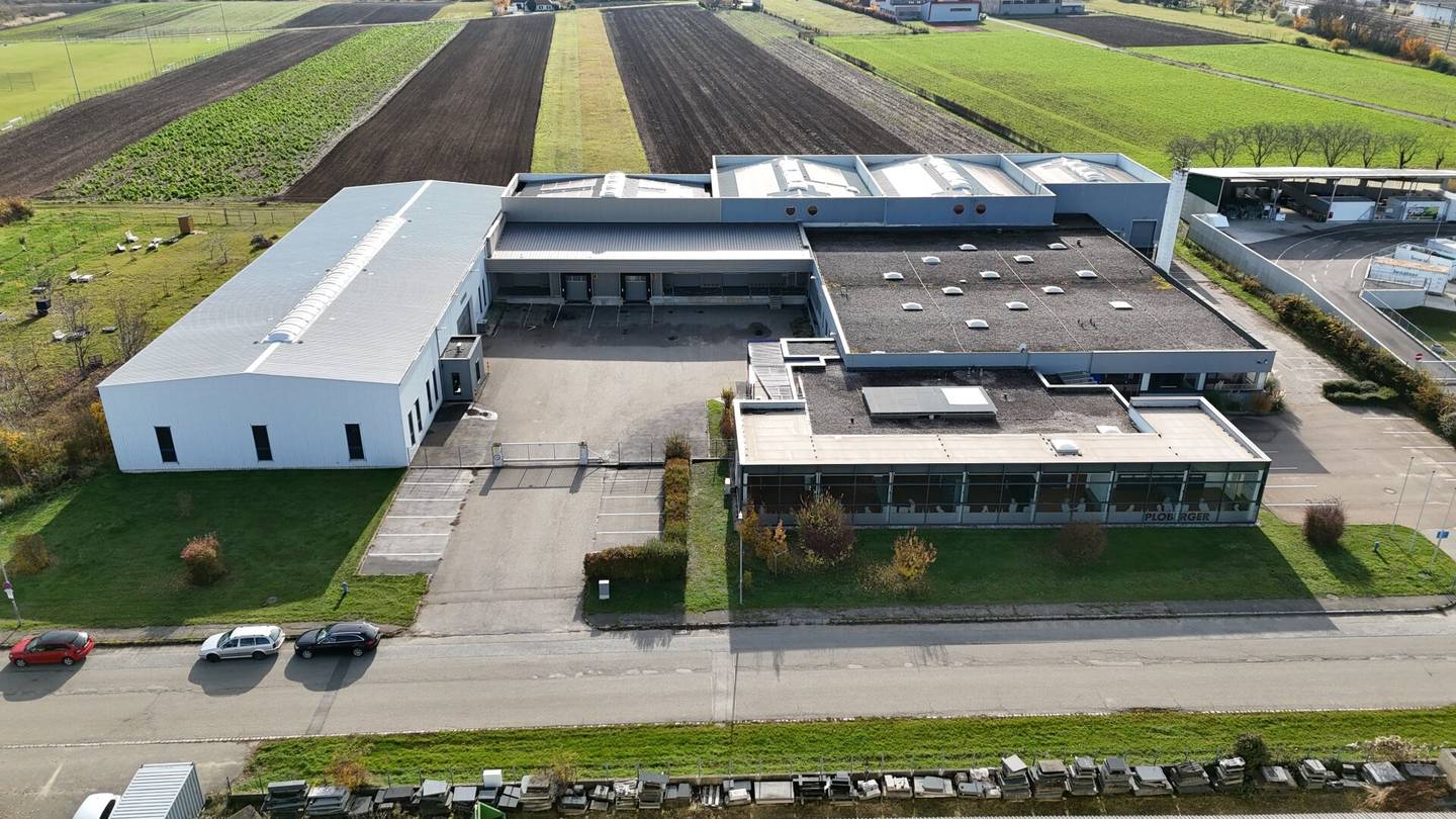 Modernes Gewerbeareal, über 5.000m² Büro- & Lagerhallenfläche - Retz