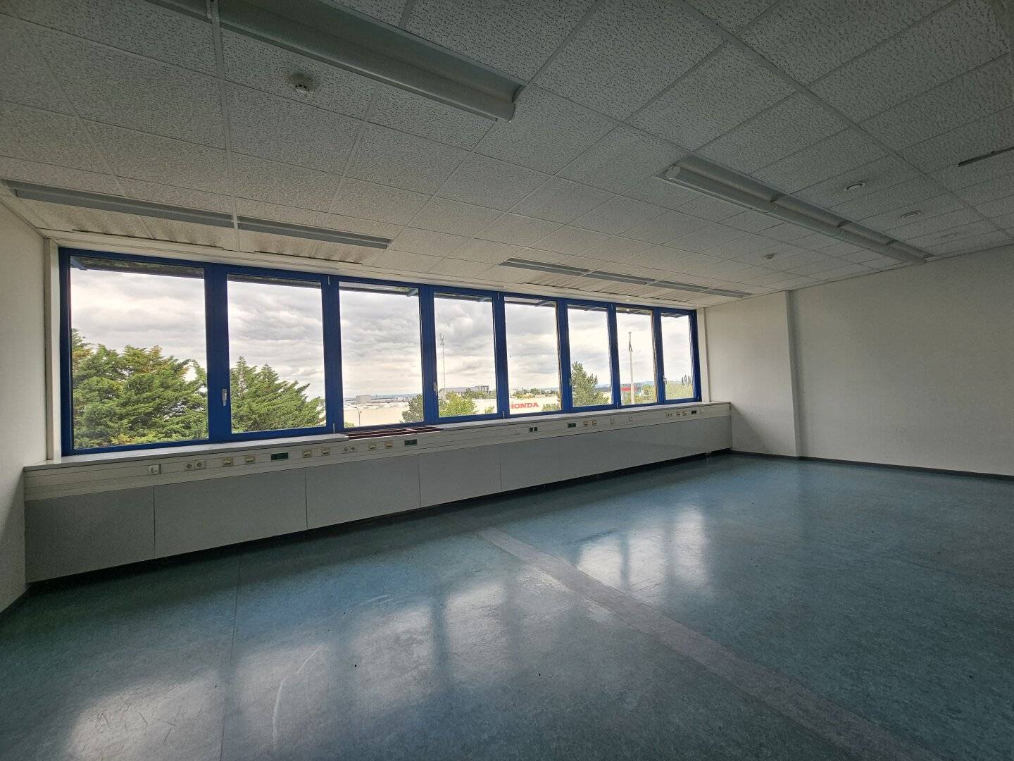 Bürofläche mit mehreren Einheiten zu mieten im IKANO OFFICE PARK -  2351 Wiener Neudorf - 255-2
