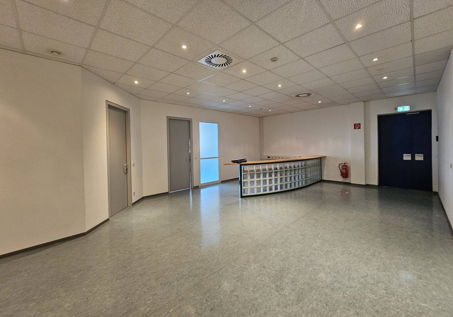 Bürofläche mit mehreren Einheiten zu mieten im IKANO OFFICE PARK -  2351 Wiener Neudorf - 255-2
