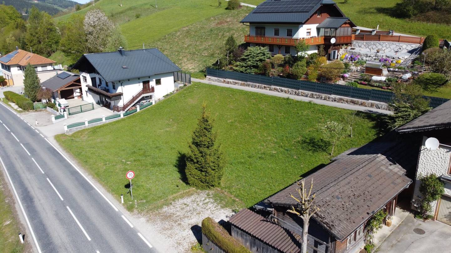 Sonniges Baugrundstück ohne Bauzwang