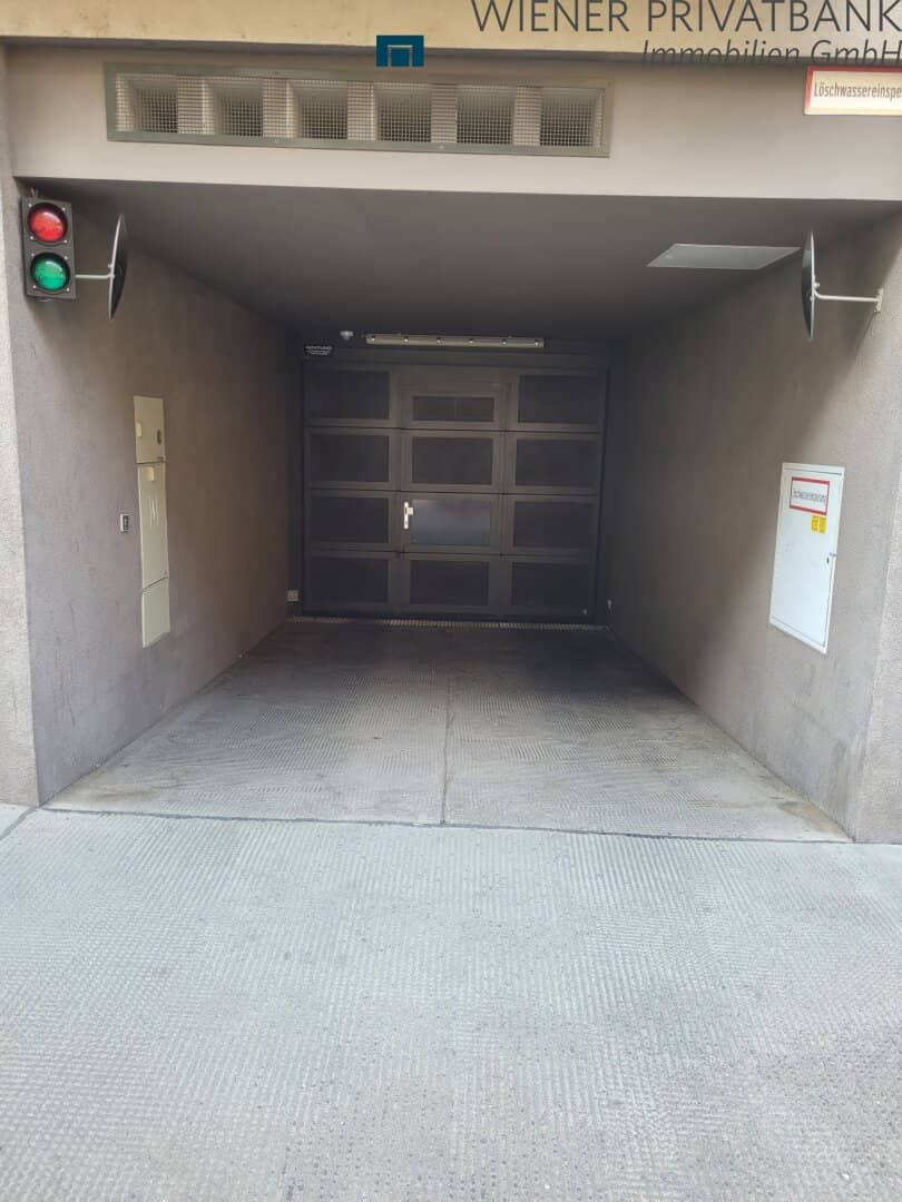 GARAGENPLATZ IN GEPFLEGTER GARAGE ZUM KAUF (G01)