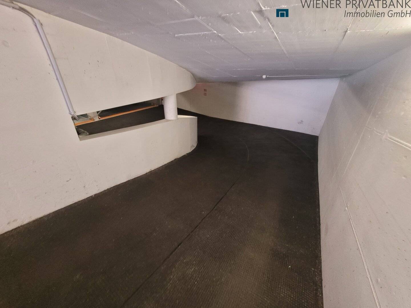 GARAGENPLATZ IN GEPFLEGTER GARAGE ZUM KAUF (G01)
