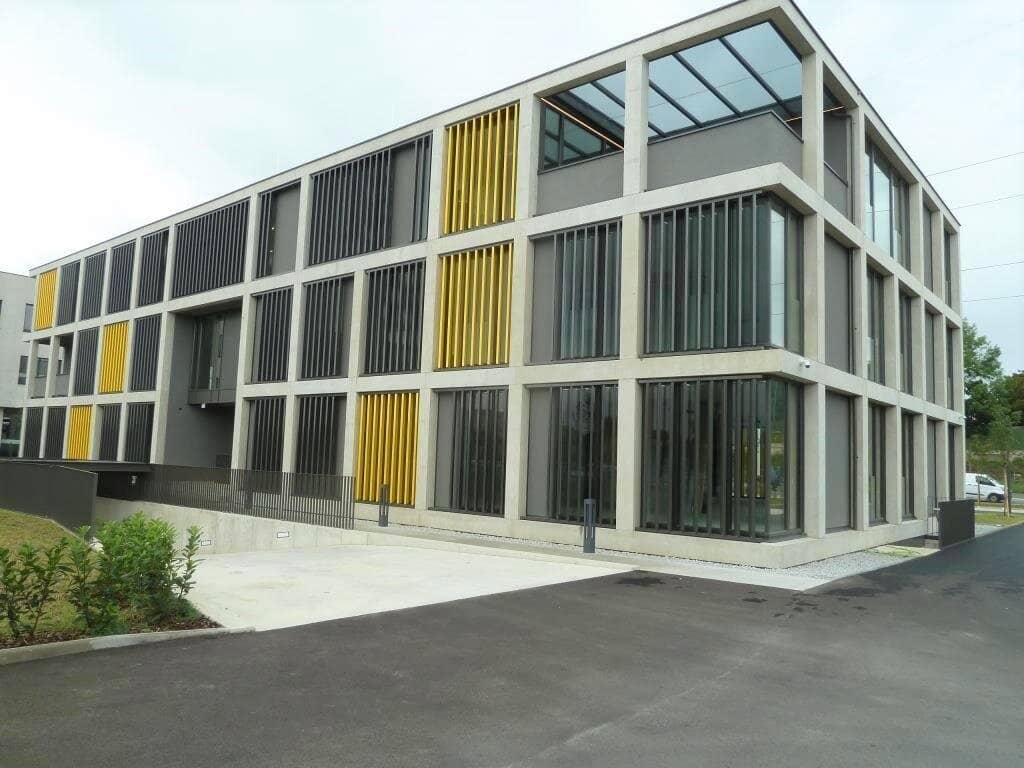 * * Topmoderne Büroräumlichkeiten mit Parkplätzen Nähe Seiersberg! * *
