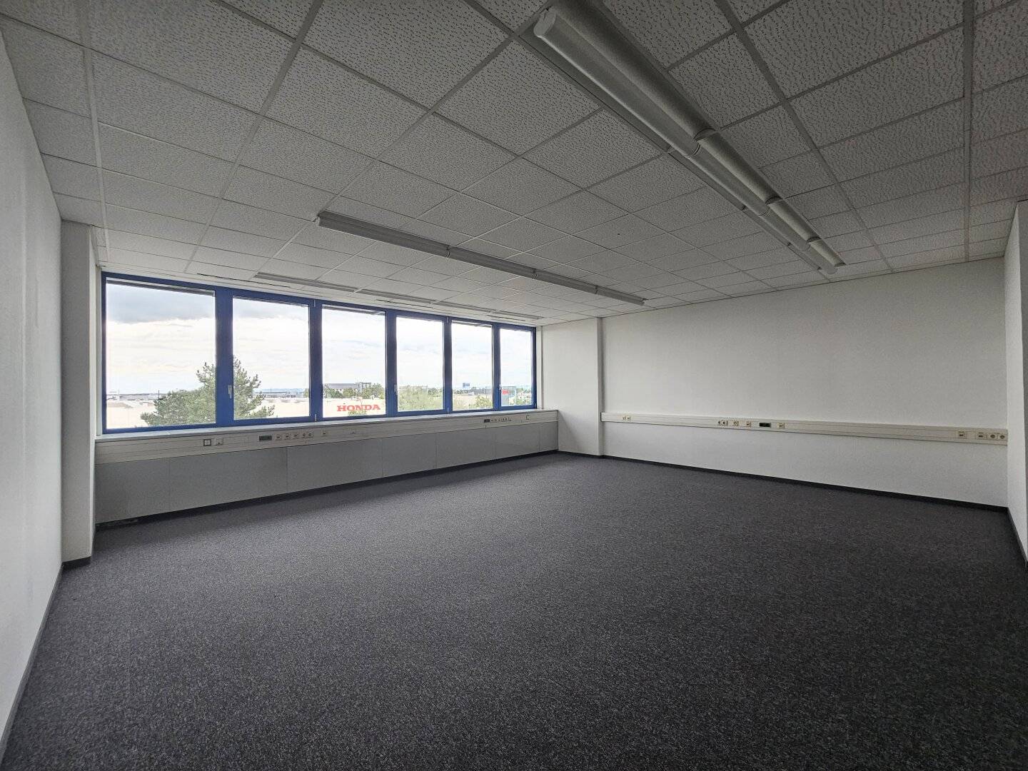 251-1,2 - Bürofläche saniert nach Ihren Wünschen zu mieten ab sofort im IKANO OFFICE PARK 2351 Wiener Neudorf