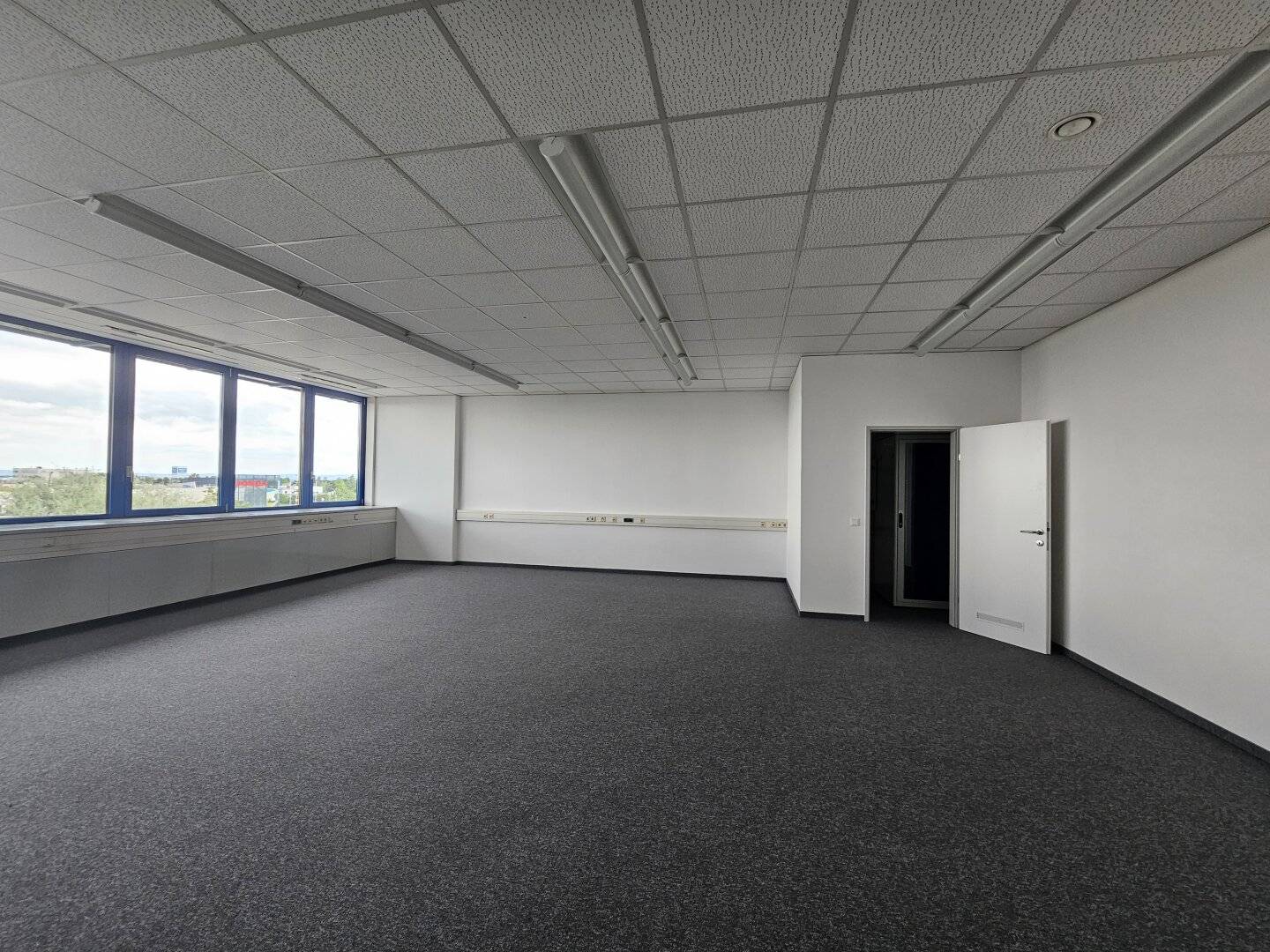 251-1,2 - Bürofläche saniert nach Ihren Wünschen zu mieten ab sofort im IKANO OFFICE PARK 2351 Wiener Neudorf