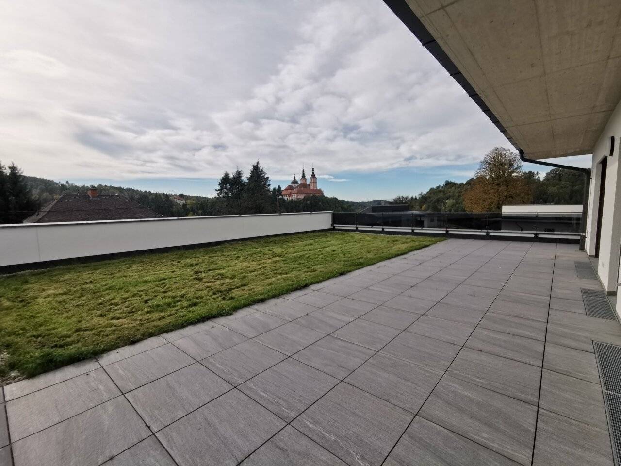 Erstbezug: Luxuriöse 3-Zimmer-Gartenwohnung mit Südwestterrasse nahe der Mariatroster Basilika! SONDERAKTION: 35 % Anzahlung - Restkaufpreis in 5 Jahren