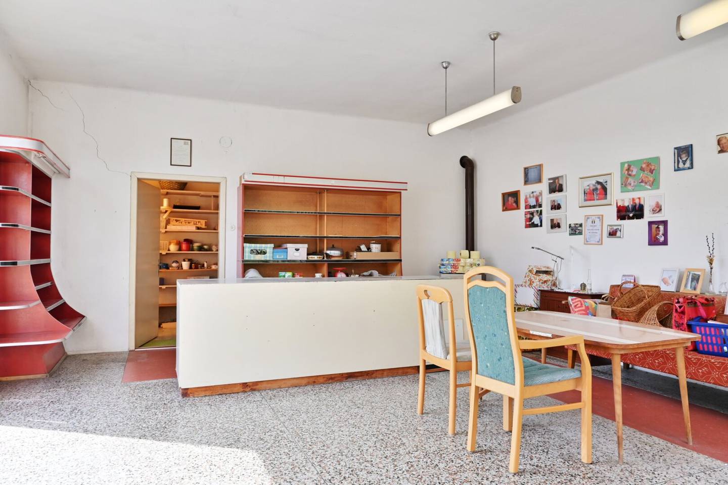 Mehr Raum für Ihre Ideen - Wohnhaus mit Geschäftsflächen & Nebengebäude in Platt (Retzer Land)