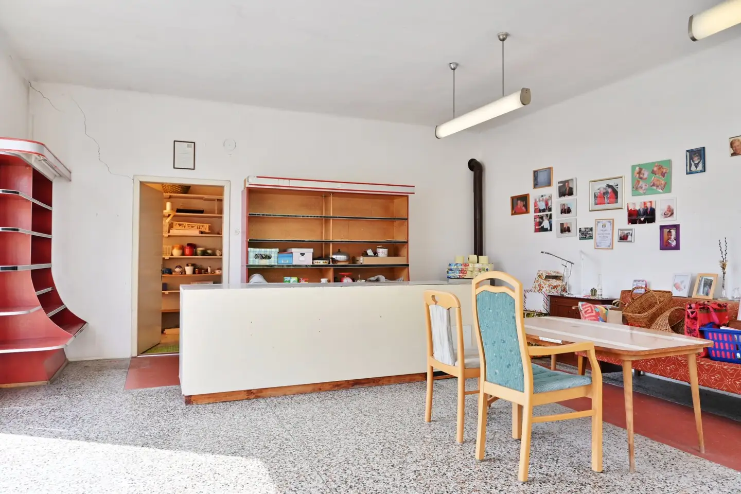 Mehr Raum für Ihre Ideen - Wohnhaus mit Geschäftsflächen & Nebengebäude in Platt (Retzer Land)