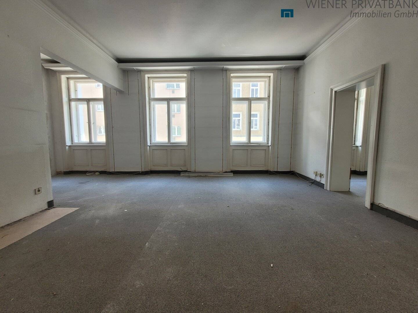 GROSSZÜGIGE 2 ZIMMER WOHNUNG ZUM SELBER GESTALTEN BEIM SERVITENVIERTEL
