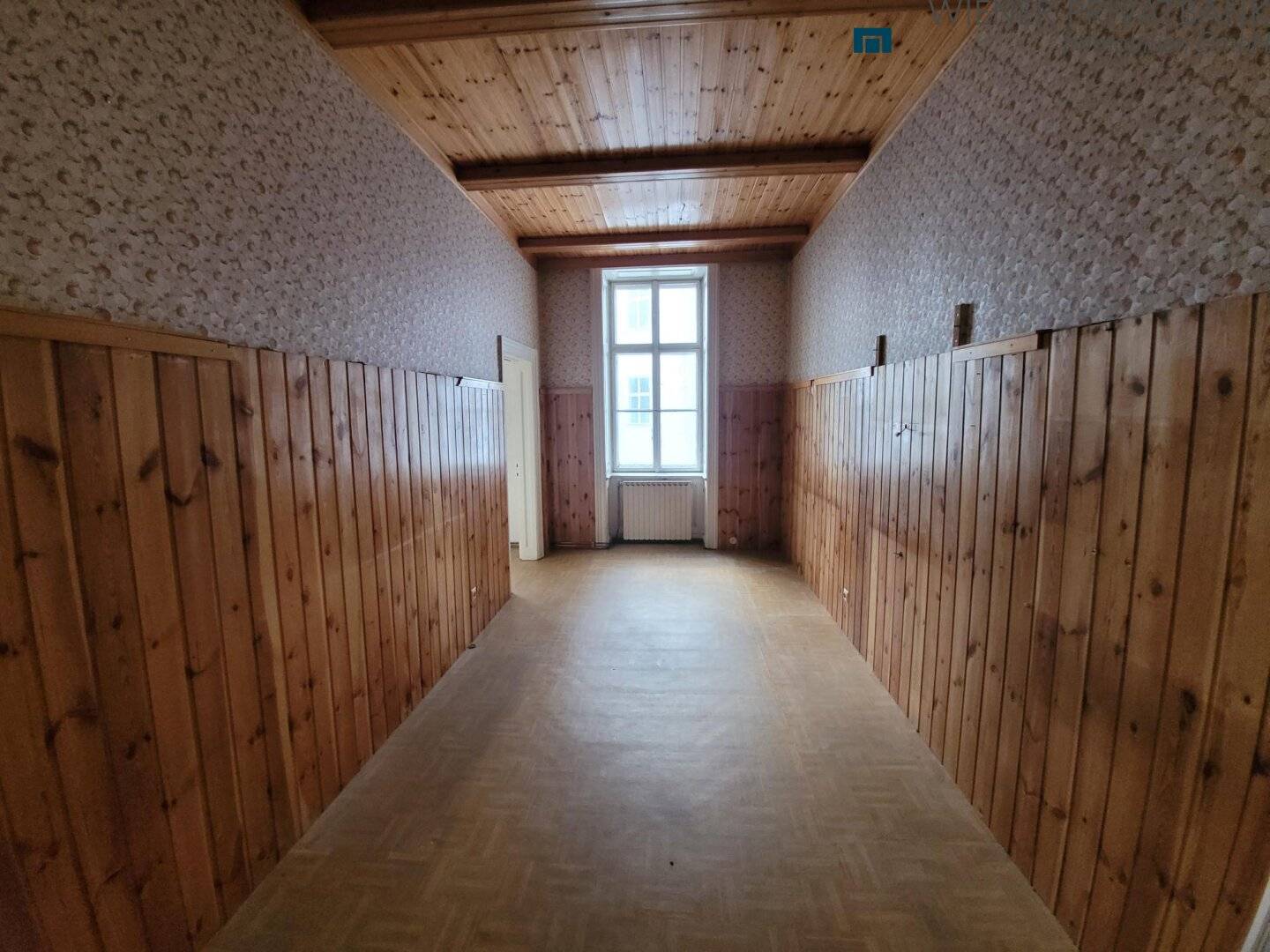 SANIERUNGSBEDÜRFTIGE 3 ZIMMER WOHNUNG IN EINEM CHARMANTEN ALTBAU