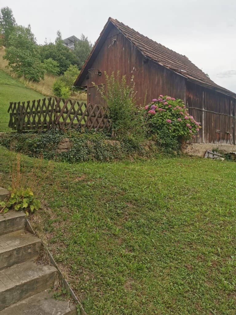 Idyllisches Grundstück mit Altbestand in ruhiger Sackgassenlage in begehrter Lage am Gedersberg
