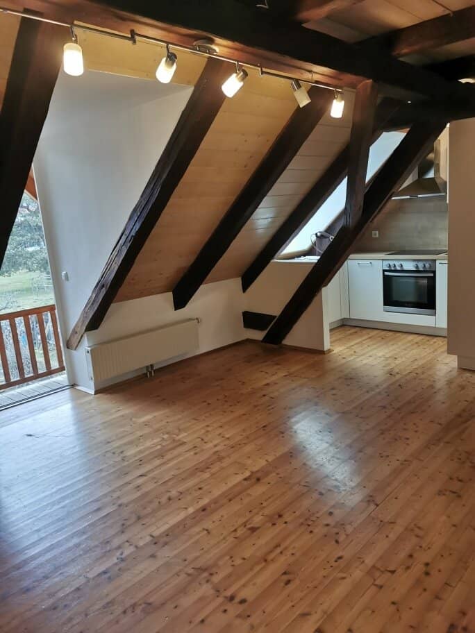 * * Hübsche 3-Zimmer-Wohnung mit großem West-Balkon und eigenem Carportplatz in idyllischer Lage - nur noch 1 Wohnung frei! * *
