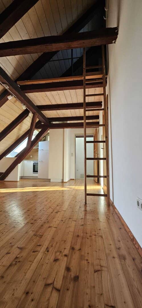 * * Sonnige 3-Zimmer-Wohnung mit großem Balkon und eigenem Carportplatz in idyllischer Lage! * *