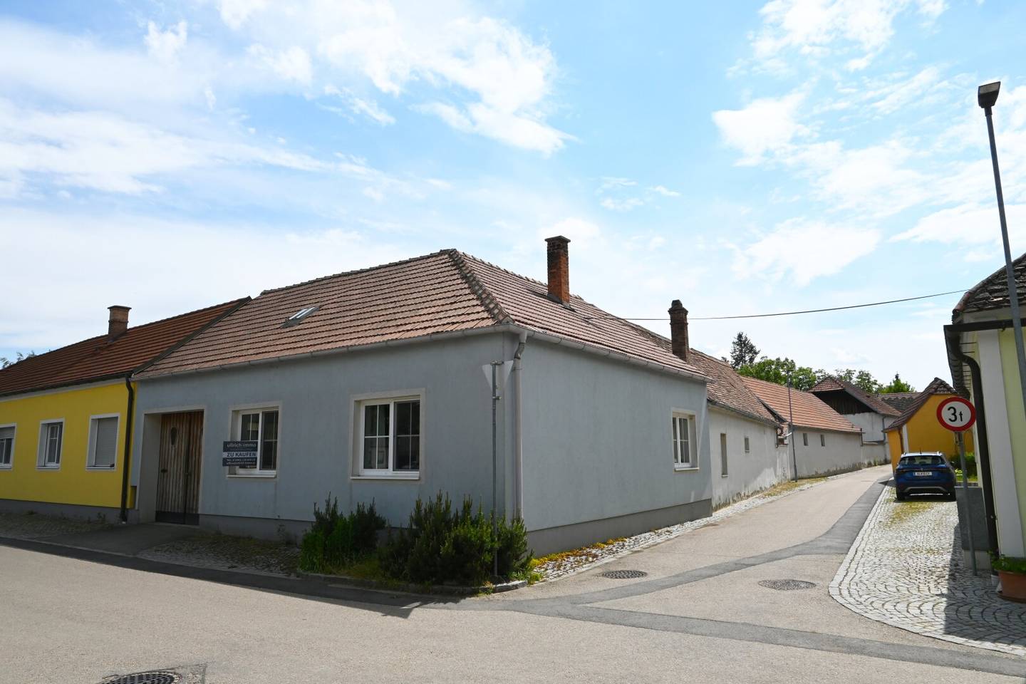Einfamilienhaus mit Innenhof und Stadeln in Obernalb bei Retz