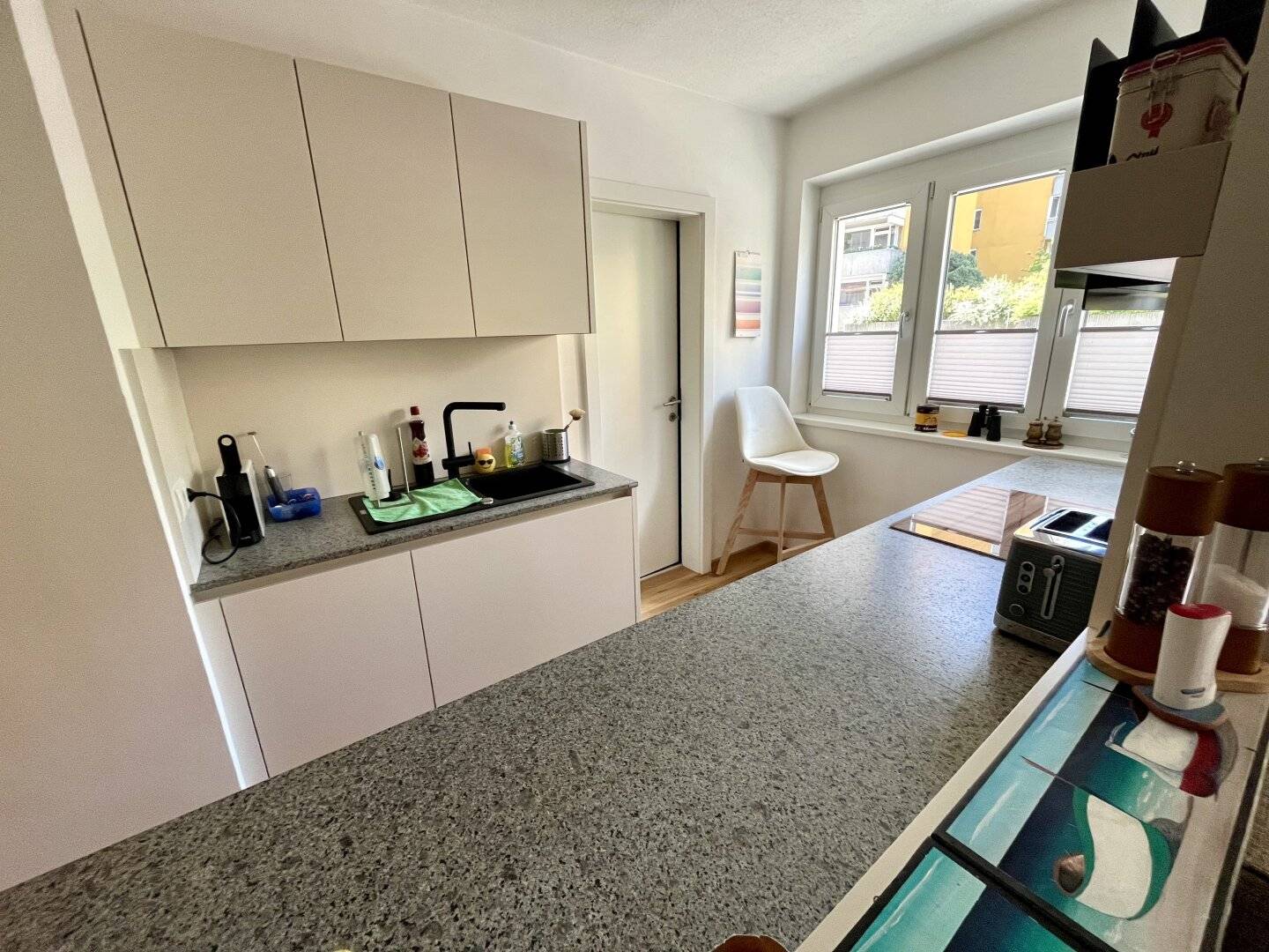 Top-Lage bei Uni & Klinik: Moderne Wohnung mit Lift und sonnigem Panorama-Balkon