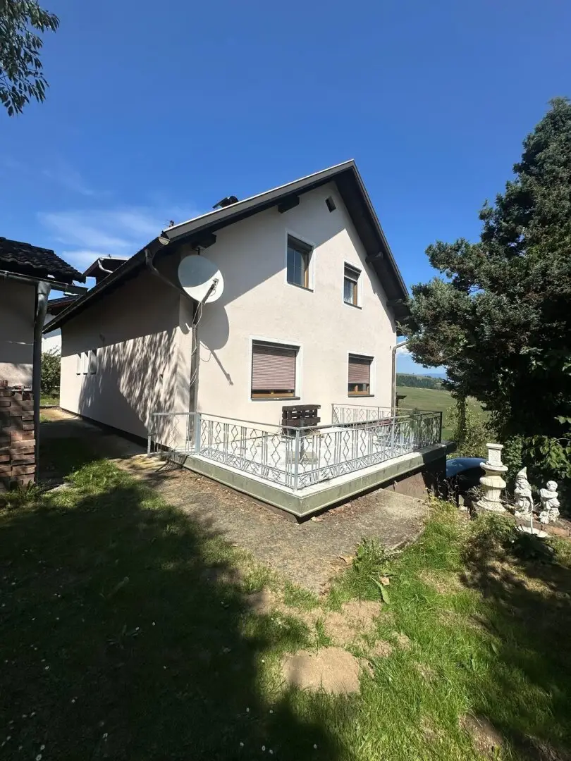 Zweifamilienhaus in Griffen mit Panoramablick