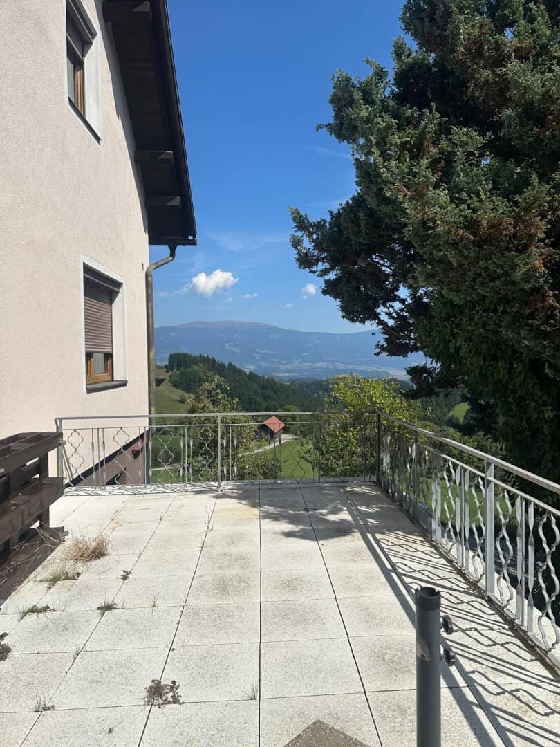Zweifamilienhaus in Griffen mit Panoramablick