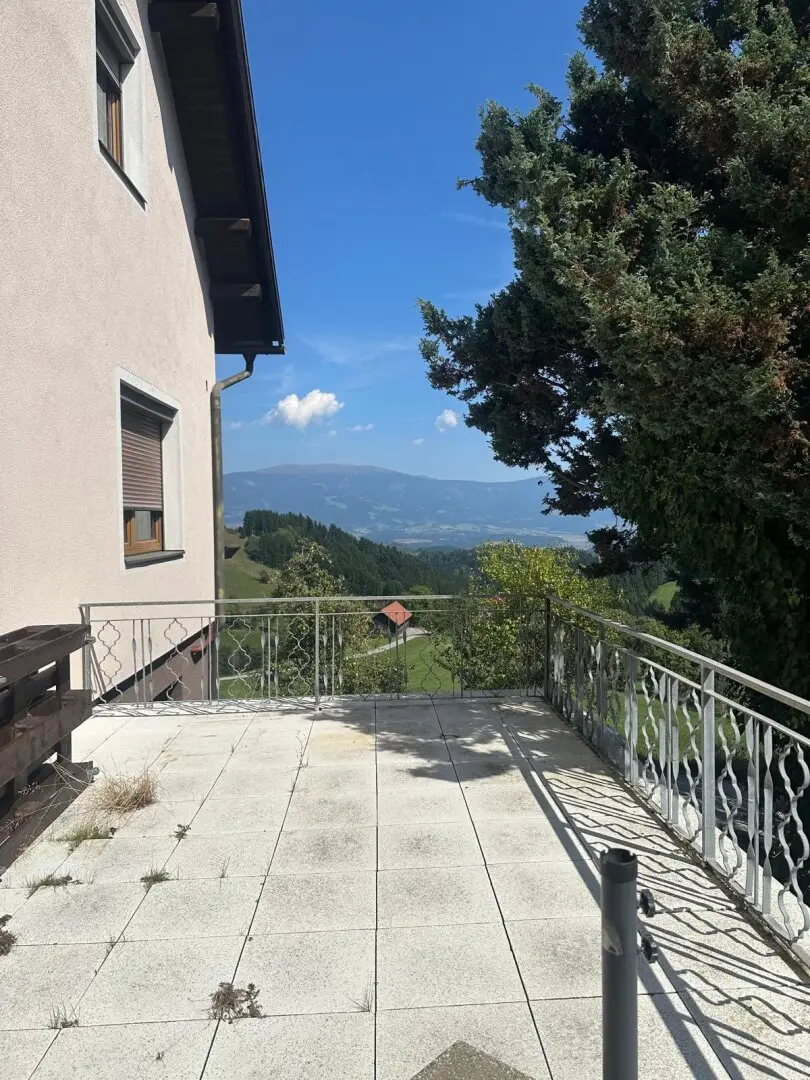 Zweifamilienhaus in Griffen mit Panoramablick