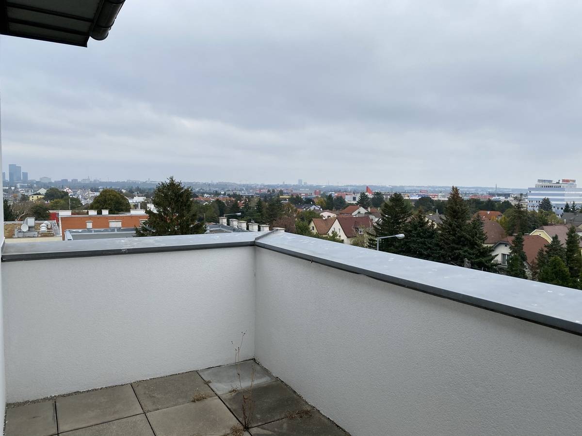 Praktische Büroflächen in verkehrsgünstiger Lage