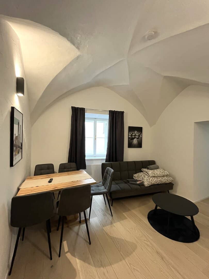 Wunderschöne 3-Zimmerwohnung in kernsaniertem Stadthaus in top Lage