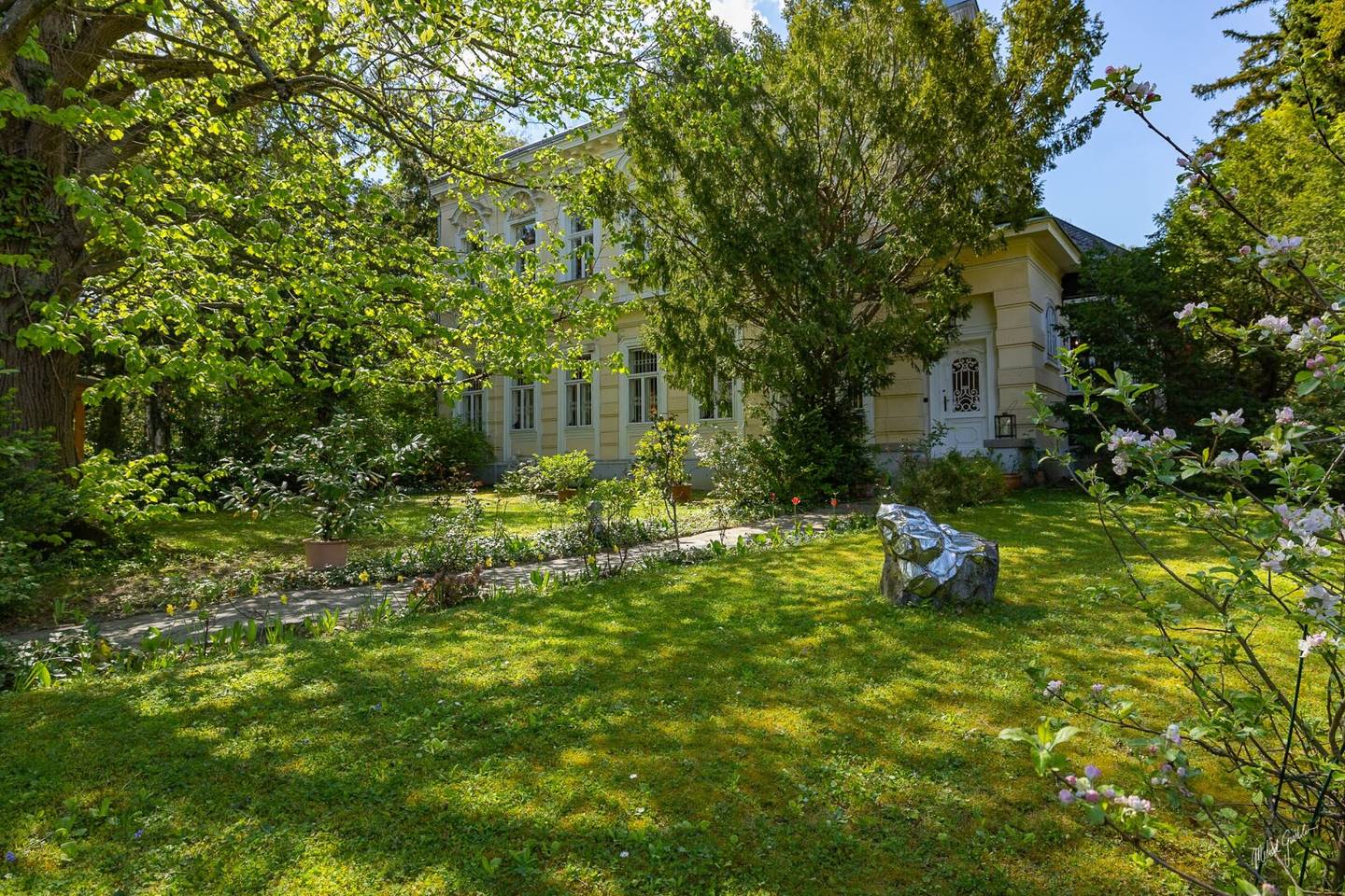 Stilvolle Residenz in Bestlage in Ober St. Veit  mit 1.856 m² Grund