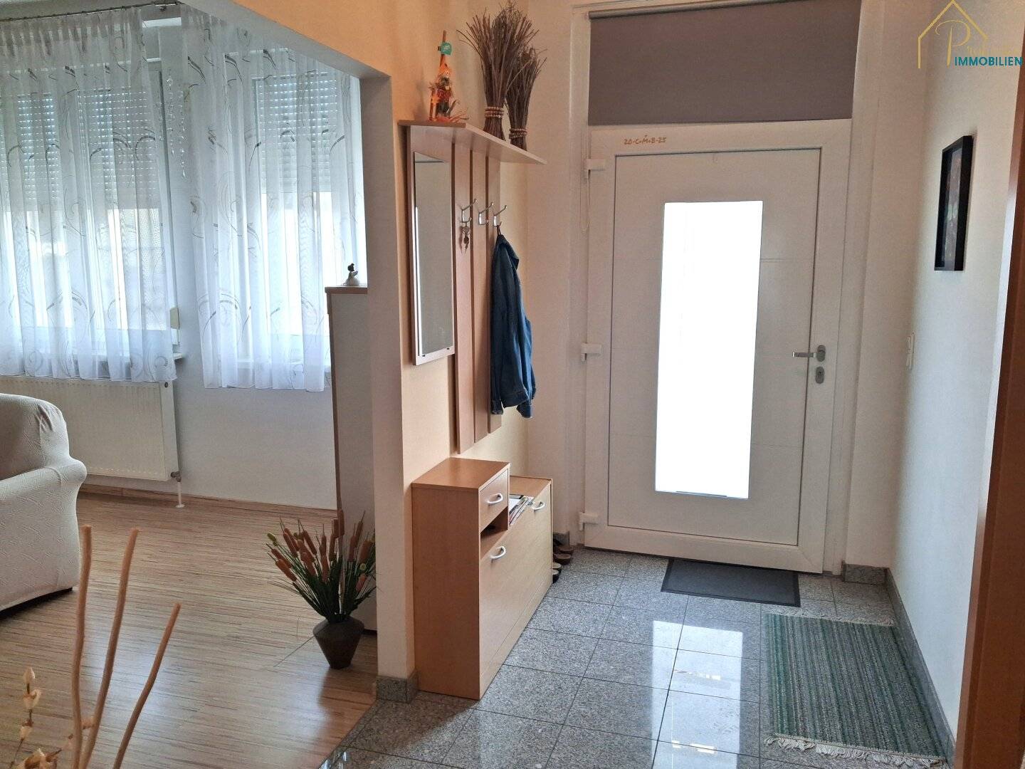 FAMILIENHAUS mit 5 Zimmer - 2 separate Eingänge