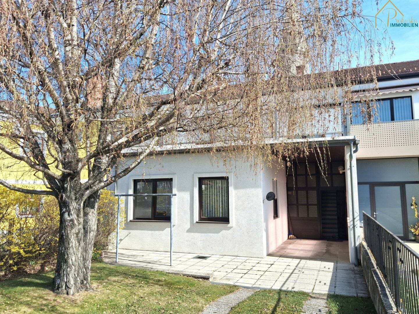 FAMILIENHAUS mit 5 Zimmer - 2 separate Eingänge