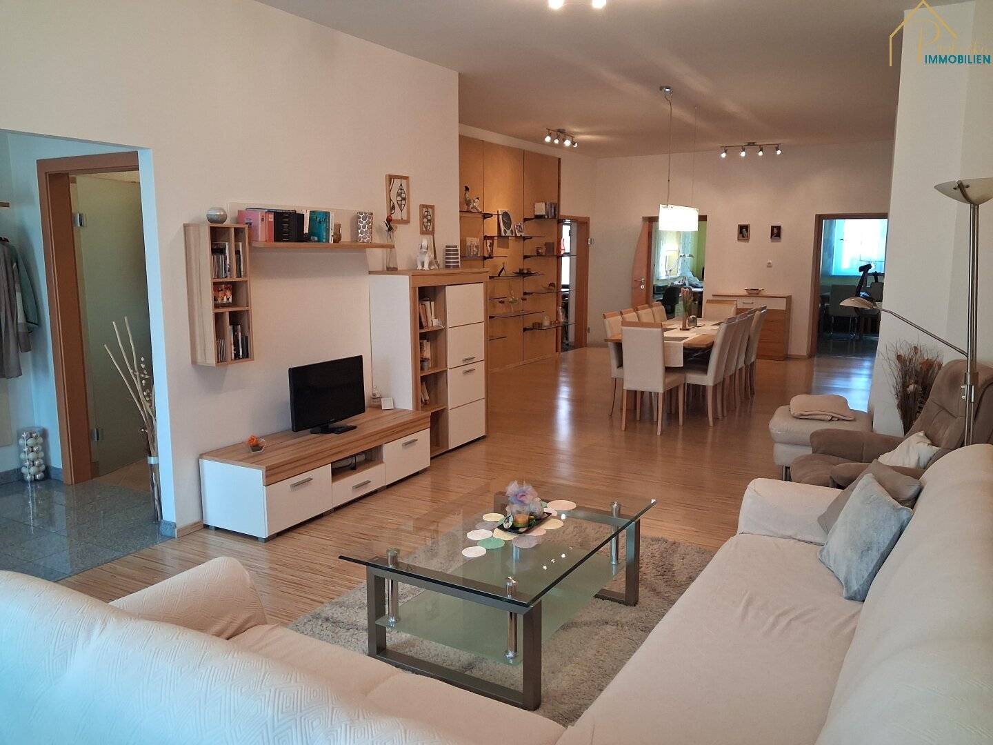FAMILIENHAUS mit 5 Zimmer - 2 separate Eingänge