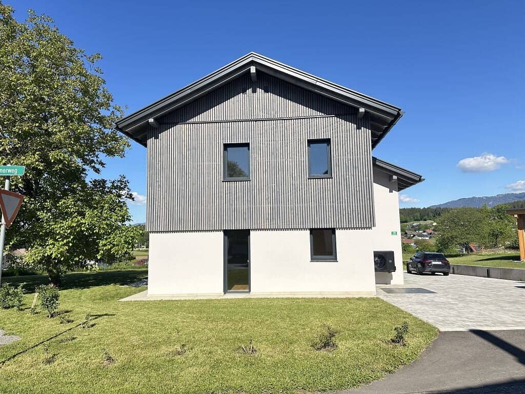 DOPPELHAUSHÄLFTE MIT GARTEN IN IDYLLISCHER RUHELAGE