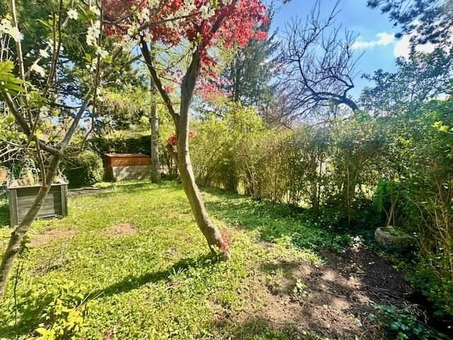 Charmante 2-Zi-DG-Wohnung mit Terrasse & Garten in 1140 Wien inklusive Heizung und Warmwasserakonto