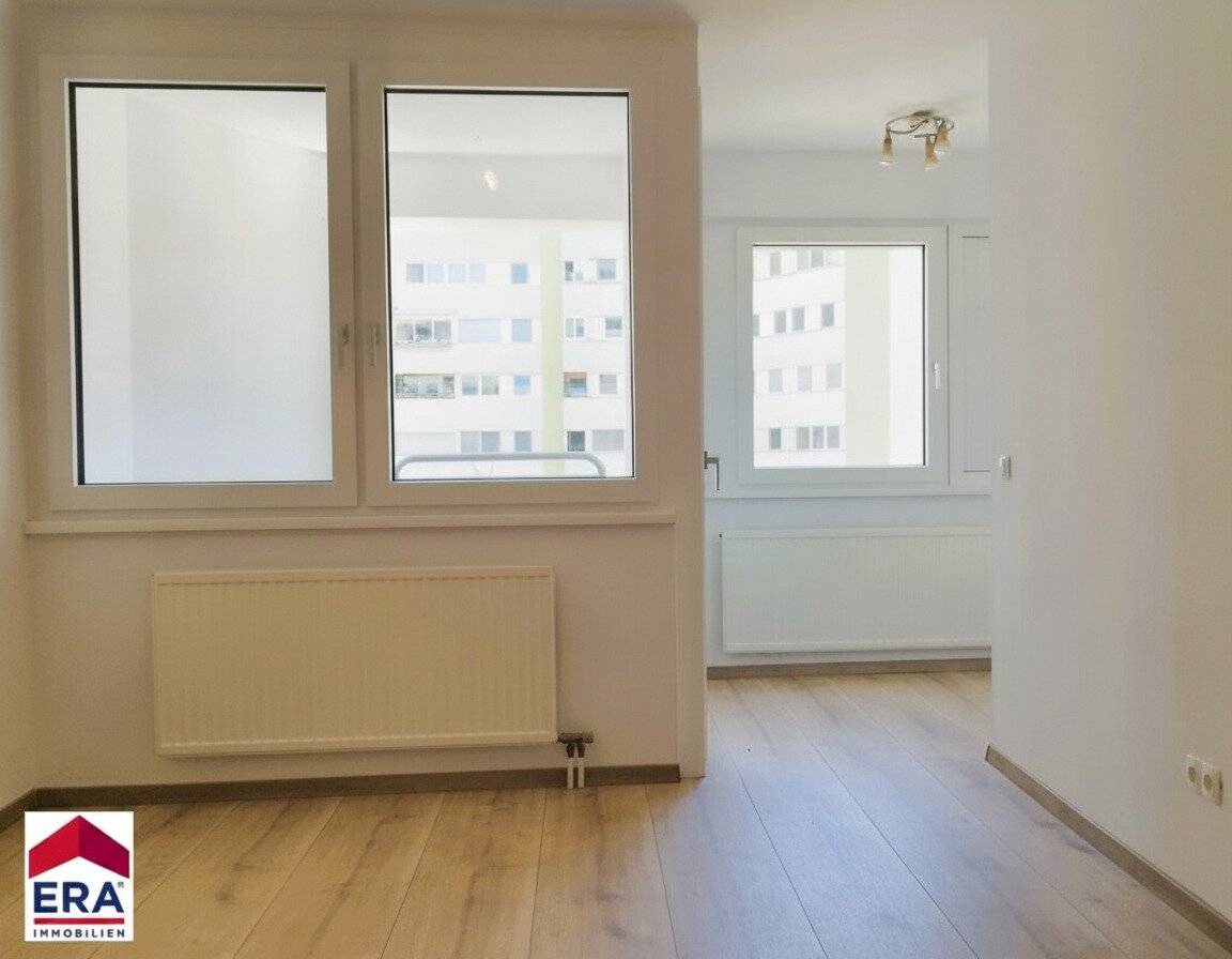*Kaufanbot angenommen*Schöne und zentrale 2-Zi-Wohnung mit Loggia & Garage in Linz-Biesenfeld, vollrenoviert, UNI Nähe!