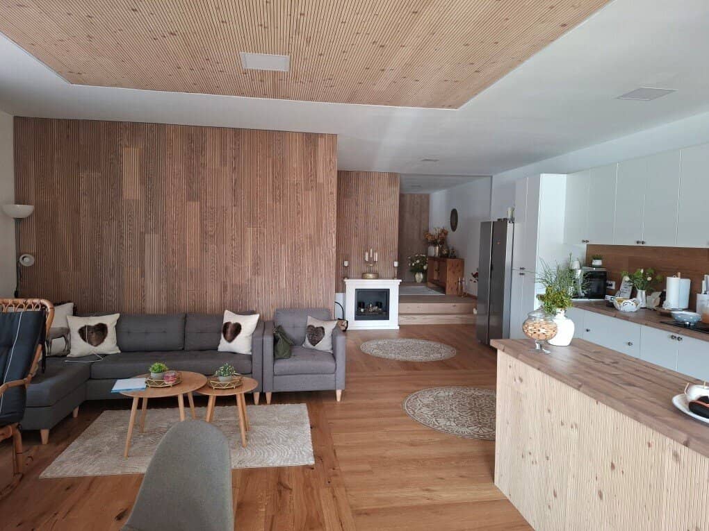 Preissenkung: Teilrenoviertes Mehrparteienhaus mit 4 Wohnungen und 4 Garagen in Leoben zu kaufen !