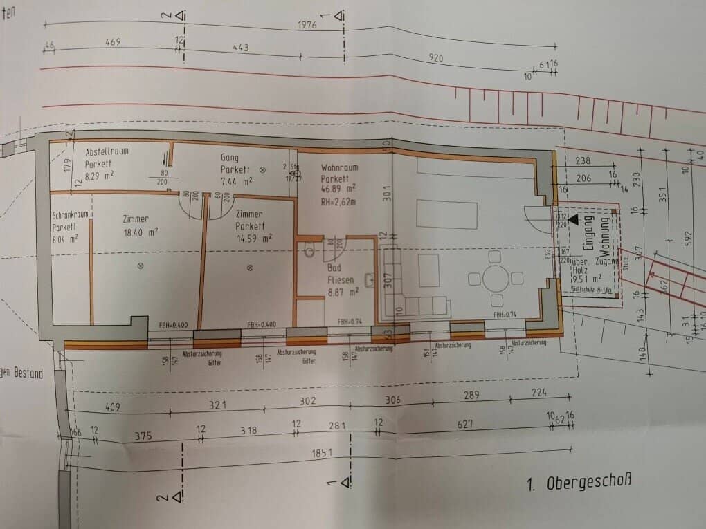 Preissenkung: Teilrenoviertes Mehrparteienhaus mit 4 Wohnungen und 4 Garagen in Leoben zu kaufen !