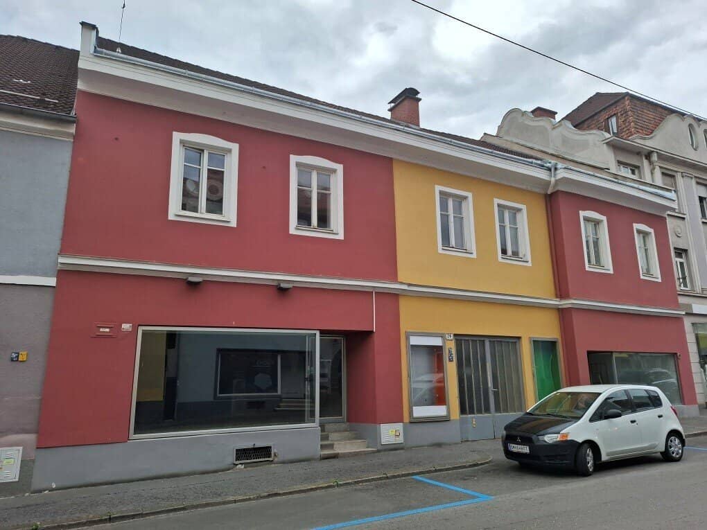 Großes, renovierungsbedürftiges Geschäftslokal mit Toilette im Zentrum von Bruck/Mur zu kaufen !