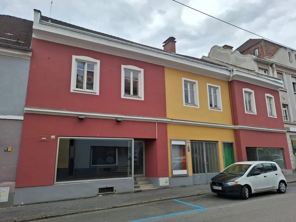 Großes, renovierungsbedürftiges Geschäftslokal mit Toilette im Zentrum von Bruck/Mur zu kaufen !