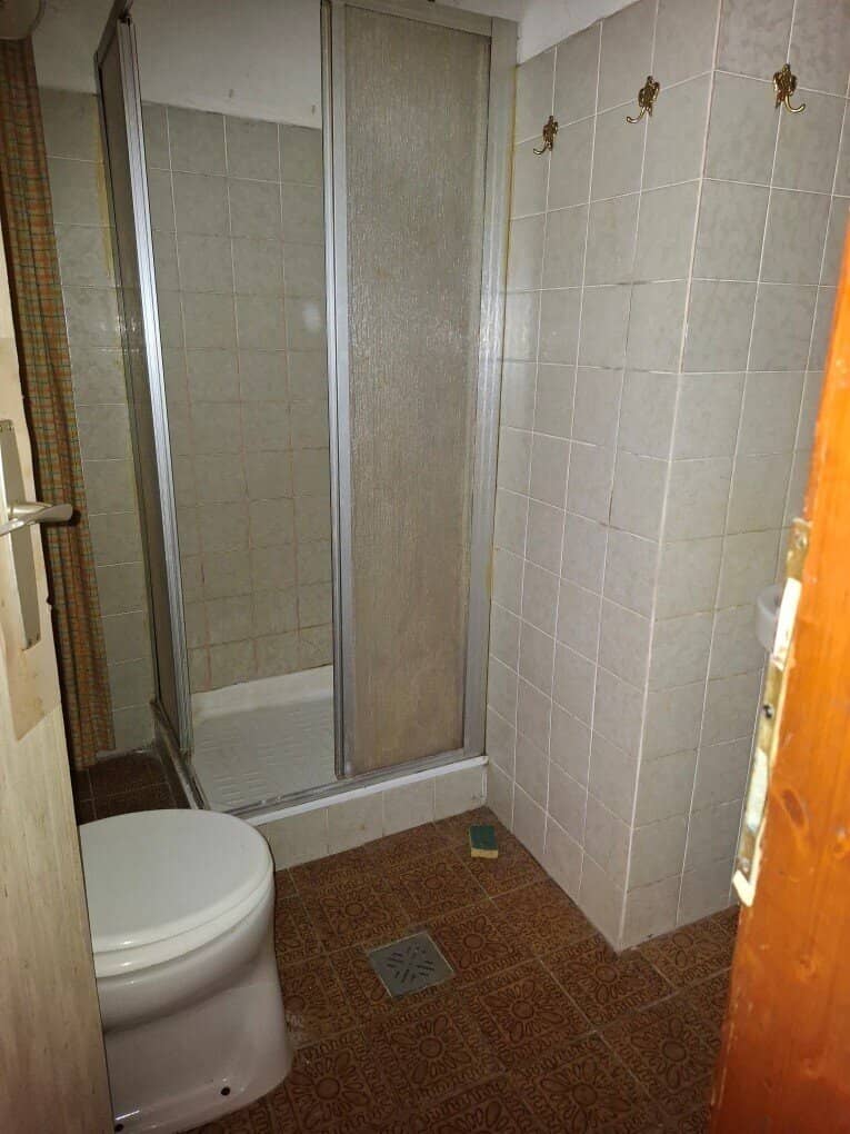 Zentrale, renovierungsbedürftige Kleinwohnung im 1. Obergeschoß eines Wohn-Geschäftshauses in Bruck/Mur zu kaufen !
