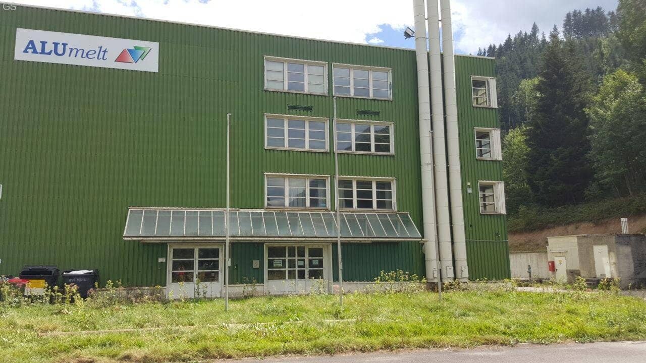 Produktions oder Lagerhalle mit Bürotrakt zu vermieten !