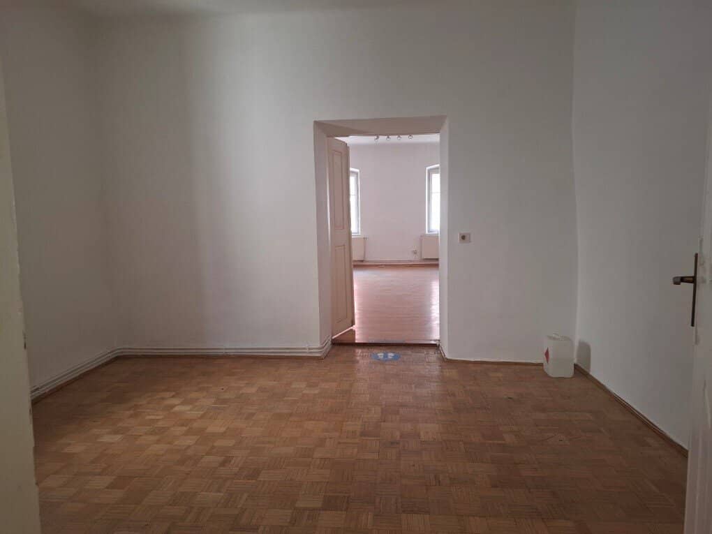Zentrumsnahe 3-Zimmer-Altbauwohnung mit Küchenblock im 1. Obergeschoß in Bruck/Mur zu kaufen !