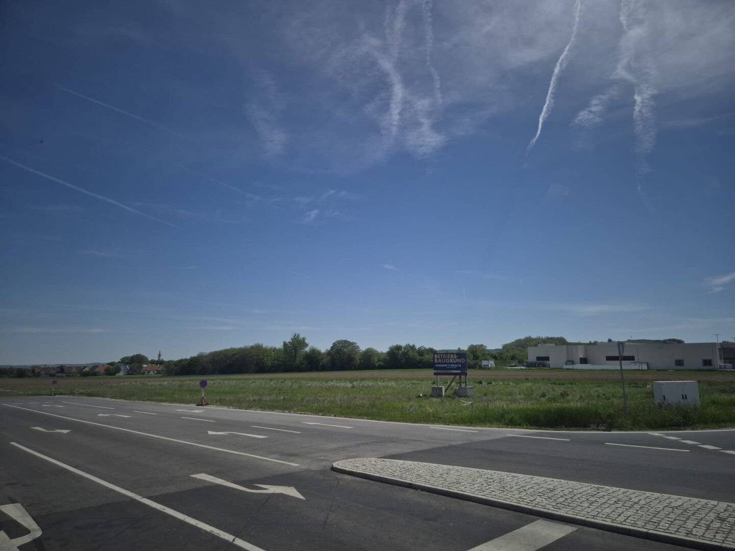 ATTRAKTIVES GEWERBEGRUNDSTÜCK IN TOP LAGE MIT DIREKTER ANBINDUNG