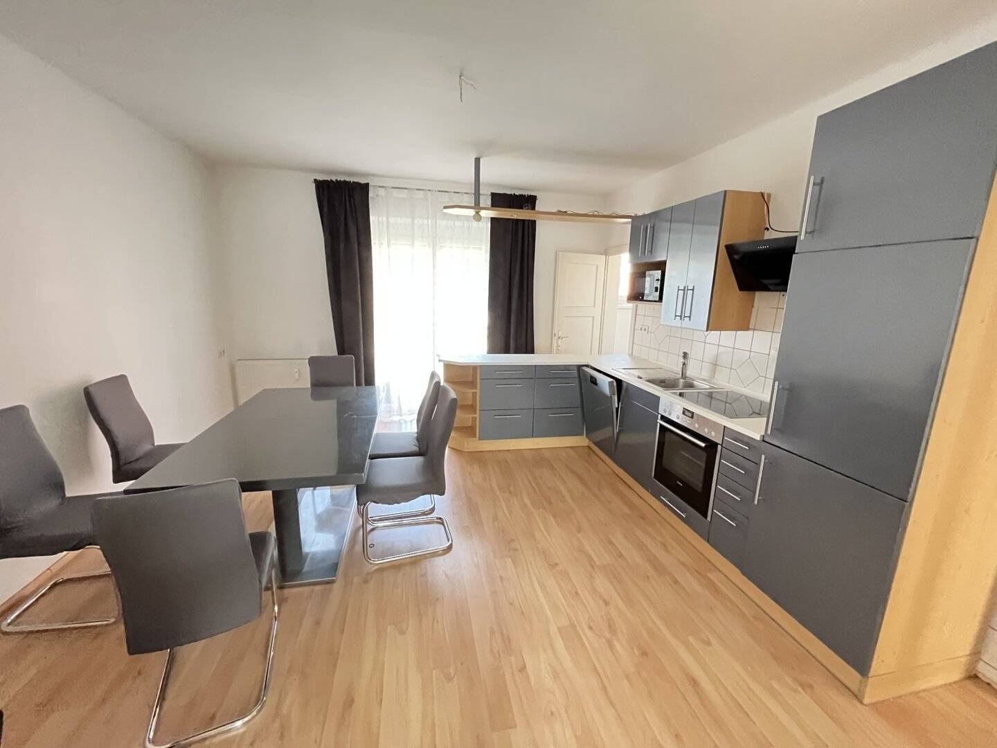 ++Geräumige Mietwohnung mit Küche und Balkon in Knittelfeld - voll möbliert++